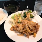 カフェアンドバー カリン - 豚肉のピリ辛醤油炒め定食(650円)