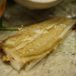 白 - 八寸：クサガレイの塩焼き