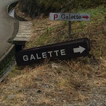 ガレット - 駐車場入り口 ♬