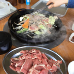 牧場館ジンギスカン食堂 - ジンギスカン焼き中