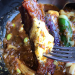 SAMA - 【2017年04月】パリチキとチーズのカリー@1,250円。 トマトスープ、辛さ4番、のパリチキ＆チーズ。