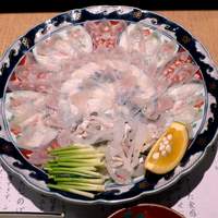 旬楽館 - 菊盛り（天然とらふく）