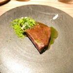 Crony - 牛肉のシンシン　ヨモギとピスタチオ　ピスタチオのソース