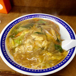 龍華 - わがまま丼 大盛(¥900)
                                中華丼+天津飯と壁のメニューに書いてあるが、まさしくそのもの。他の丼類は大盛が+¥100なのに、これは+¥170。食べてみてその理由がわかった。超ボリューミーかつ美味！