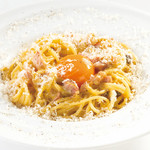 Angel carbonara “Angelo” with fluffy parmesan cheese