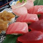 みなと市場 小松鮪専門店 - 「まぐろ握り」
