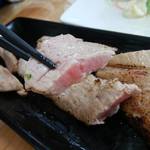 みなと市場 小松鮪専門店 - 「まぐろのスペアリブ」