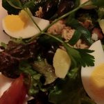 アニヴェルセル カフェ - ニースサラダのアップ