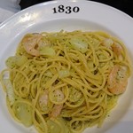 PIZZERIA 1830 - 〇エビとポテトのバジルクリームソース スパゲッティ　1190円