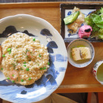 Voila - 日替わりランチ  1000円➕税
                        海老のクリーム玄米リゾット