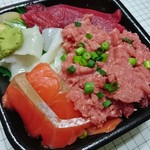 丼丸 - ネタもガッツリ！