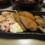 Minshiyuku Shiyokudou Urashima - タカエビスパゲティ、アオリイカ＆アジのフライ、鶏のから揚げ