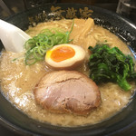 無敵家 - 本丸麺(850円)