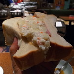 オーバーじゃなくて鷲掴み塊サンド