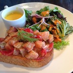 ベーカリー&レストラン沢村 旧軽井沢 - サーモンマリネのオープンサンド