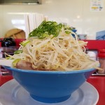 ラーメン福  - 横からだとこんな感じ