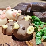 豚農家直営 肉バル BooBooキッチン - パティシエの本格チョコレート　490円(税別)