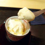 とにかく、出汁の風味が濃い。ムースみたいに口の中で溶ける