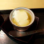 美の - 1品目、手作り豆腐の葛あんかけ。出汁の風味が素晴らしい、これは美味！