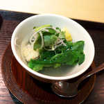 美の - 7品目、ほたるいかと道明寺の蒸し物。葛でとろみを付けてあり、中に「桜餅」が潜んでます