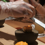 寿しの吉乃 - そこへサマートリュフを削り載せる