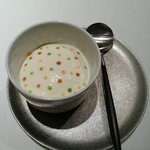 レストラン リューズ - ホワイトアスパラガスのババロアと紅ズワイガニのアンサンブル