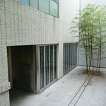 レストラン リューズ - こちらの地下1階