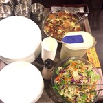 アムダスラビー - サラダ、デザート、バターミルク