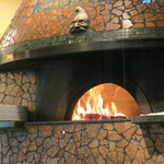 エビスエスクラッシコ - 薪が燃えるピッツァ窯に・・