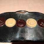 ベージュ アラン・デュカス 東京 - 