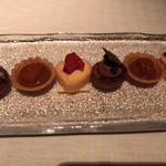 ベージュ アラン・デュカス 東京 - 