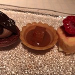 ベージュ アラン・デュカス 東京 - 