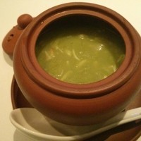 華都飯店 - 蟹入りフカヒレとアボカドのスープ