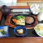 とんかつぼたん - 三元豚自家製てごねハンバーグ定食1000円（限定5食）