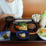 とんかつぼたん - 三元豚自家製てごねハンバーグ定食1000円（限定5食）