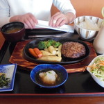 とんかつぼたん - 三元豚自家製てごねハンバーグ定食1000円（限定5食）