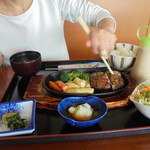 とんかつぼたん - 三元豚自家製てごねハンバーグ定食1000円（限定5食）