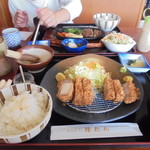 とんかつぼたん - 三元豚厚切りロースカツ定食1400円（限定5食）