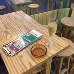 スタンド ティー - テーブル