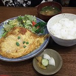 Iwa kyu u - ｶﾂ煮ﾗｲｽ930円