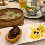 Mei Garden 味苑 - 原隻鮑魚雞粒酥