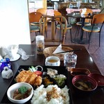 ２階で日替わり弁当