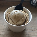 Husky Deli Ice Cream Scooping  - 料理写真:Maple Wallnut (Single Cup $4)