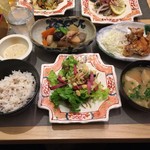 Gohan To Watashi - わたしの定食ヽ(*´∀.｀)b