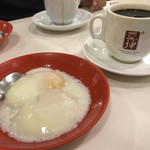 Ya Kun Kaya Toast - セットの卵とコーヒー