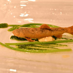 シェ・イノ - 稚鮎とアスパラソバージュとタルタルソース