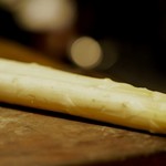 アカ - 極太のホワイトアスパラガス