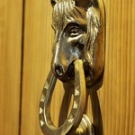 アカ - 店舗入口ドア