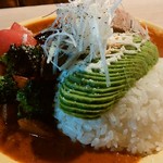 「野菜カレー＋アボガド」