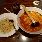 上海華龍 - 【2017.5.15(月)】本日のランチ①(辛みそラーメン＋五目チャーハン)780円